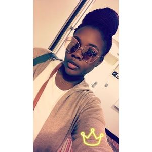 Meet your Posher, Glynnise